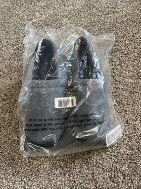 Little Boys Slip-On Gray Felt Slippers - Cozy Indoor Shoes Size 2